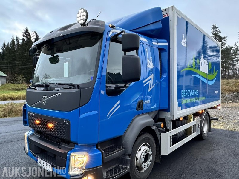 2023 Volvo FL 250 4X2 Euro6T Skapbil - ny ZEPRO lift, nylig fullservice, lav km - kun 8517km - Caminhão furgão: foto 1 2023 Volvo FL 250 4X2 Euro6T Skapbil - ny ZEPRO lift, nylig fullservice, lav km - kun 8517km - Caminhão furgão: foto 1
