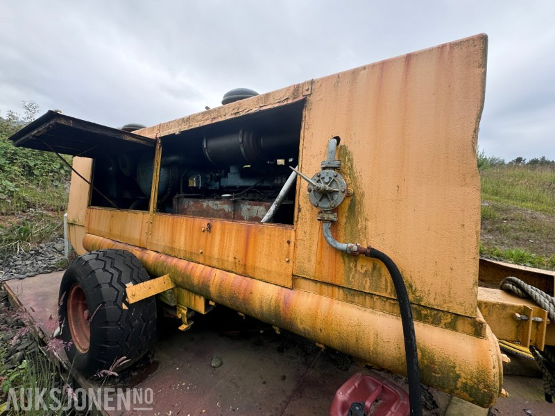 AVA Kmpressor - Volvo Penta motor TD 120 A - 17 m3 - På krokramme - Equipamento de construção: foto 2 AVA Kmpressor - Volvo Penta motor TD 120 A - 17 m3 - På krokramme - Equipamento de construção: foto 2