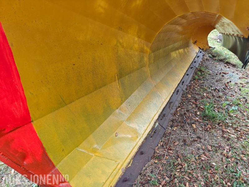 2004 Tellefsdal diagonalplog / snøplog - P HD - Bredde 3600 mm - Parallelllogram - Caminhão: foto 4 2004 Tellefsdal diagonalplog / snøplog - P HD - Bredde 3600 mm - Parallelllogram - Caminhão: foto 4