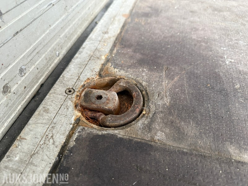 Caminhão 2006 Bussbygg skap med sideåpning: foto 7 Caminhão 2006 Bussbygg skap med sideåpning: foto 7