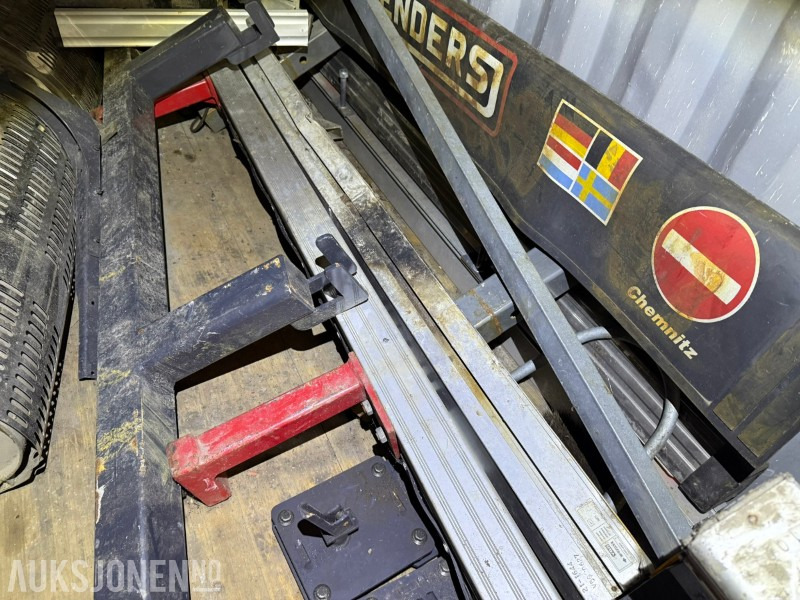 Caminhão Parti ca. 15 stk underkjøringshinder- noen ubrukte: foto 8