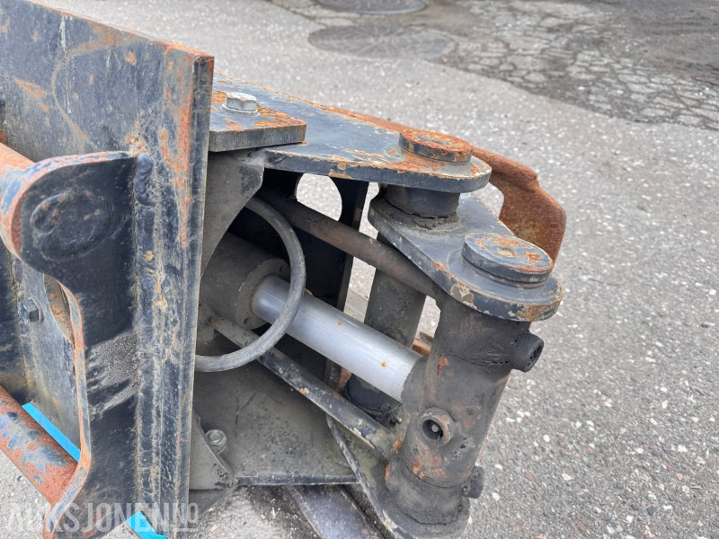 Gripeklo med S40 feste - Equipamento de Máquina de construção: foto 3 Gripeklo med S40 feste - Equipamento de Máquina de construção: foto 3