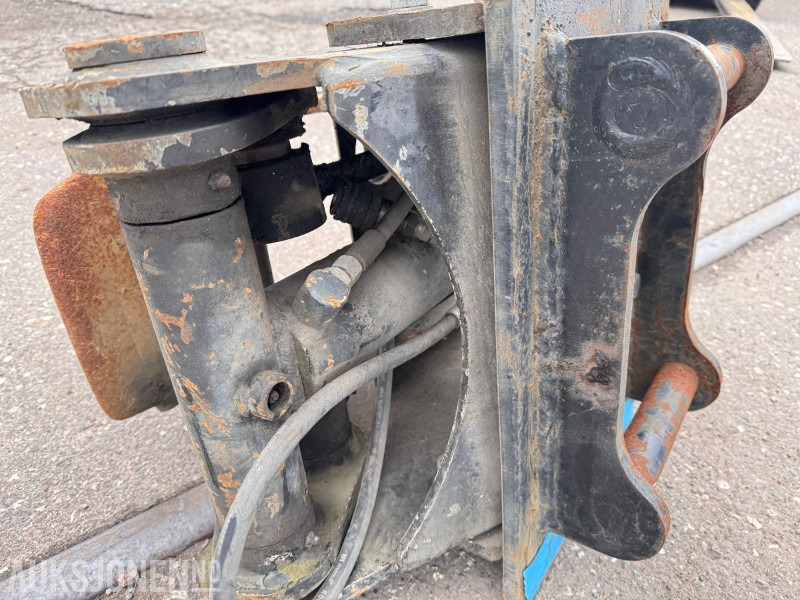 Gripeklo med S40 feste - Equipamento de Máquina de construção: foto 4 Gripeklo med S40 feste - Equipamento de Máquina de construção: foto 4