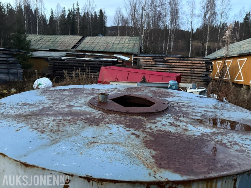 Tank med volum 4,5m3 - Equipamento de Máquina de construção: foto 4 Tank med volum 4,5m3 - Equipamento de Máquina de construção: foto 4