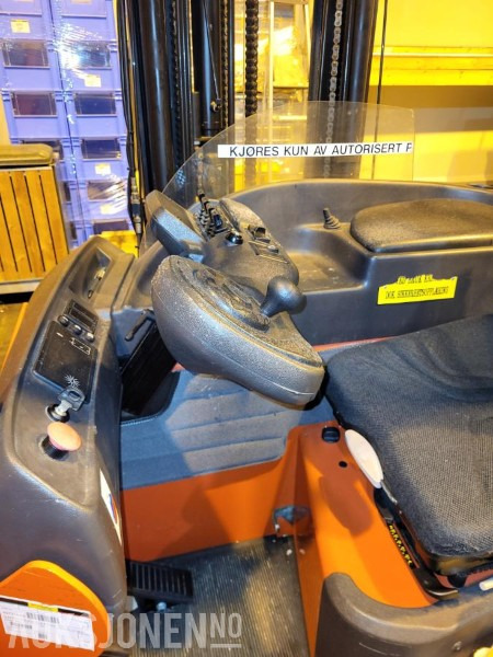 2000 HE-10 BT-REFLEX AC/ RRB1/15 Skyvemasttruck - Equipamento de movimentação: foto 3 2000 HE-10 BT-REFLEX AC/ RRB1/15 Skyvemasttruck - Equipamento de movimentação: foto 3