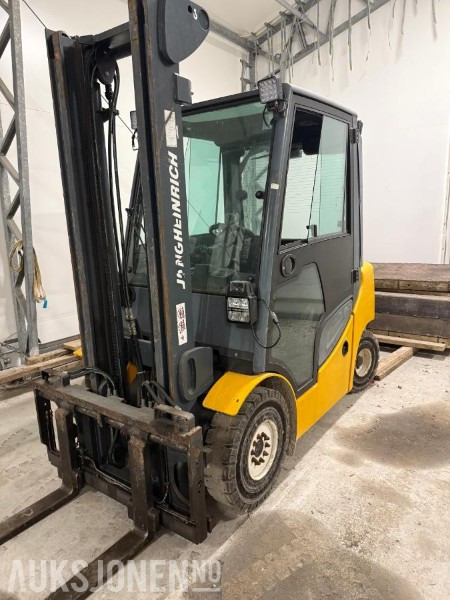 2009 JUNGHEINRICH DFG-425. 4090kg. Løftekap 2500kg - Equipamento de movimentação: foto 1 2009 JUNGHEINRICH DFG-425. 4090kg. Løftekap 2500kg - Equipamento de movimentação: foto 1