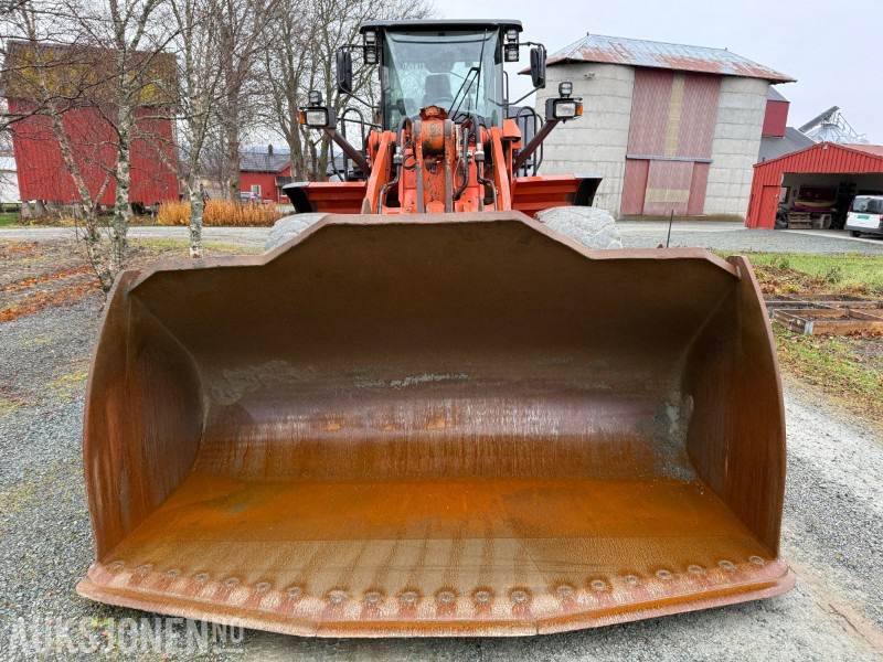 Hitachi ZW 310-6 Lite timer etter alder - kun 4242t - Escavadeira: foto 2 Hitachi ZW 310-6 Lite timer etter alder - kun 4242t - Escavadeira: foto 2