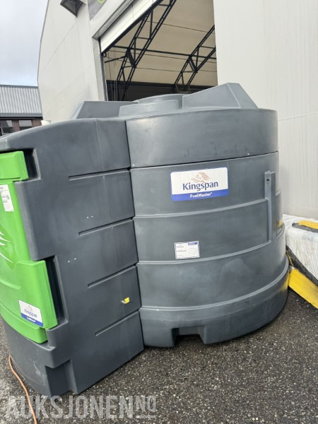 Kingspan Fuelmaster 3500L stasjonær dieseltank med pumpe og låsbart skap. - Equipamento de construção: foto 1 Kingspan Fuelmaster 3500L stasjonær dieseltank med pumpe og låsbart skap. - Equipamento de construção: foto 1