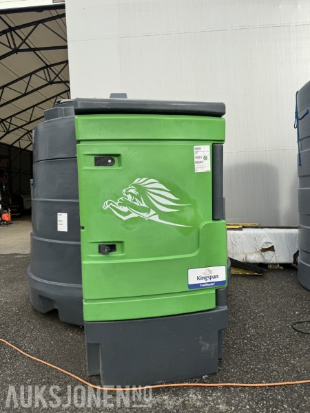 Kingspan Fuelmaster 3500L stasjonær dieseltank med pumpe og låsbart skap. - Equipamento de construção: foto 2 Kingspan Fuelmaster 3500L stasjonær dieseltank med pumpe og låsbart skap. - Equipamento de construção: foto 2