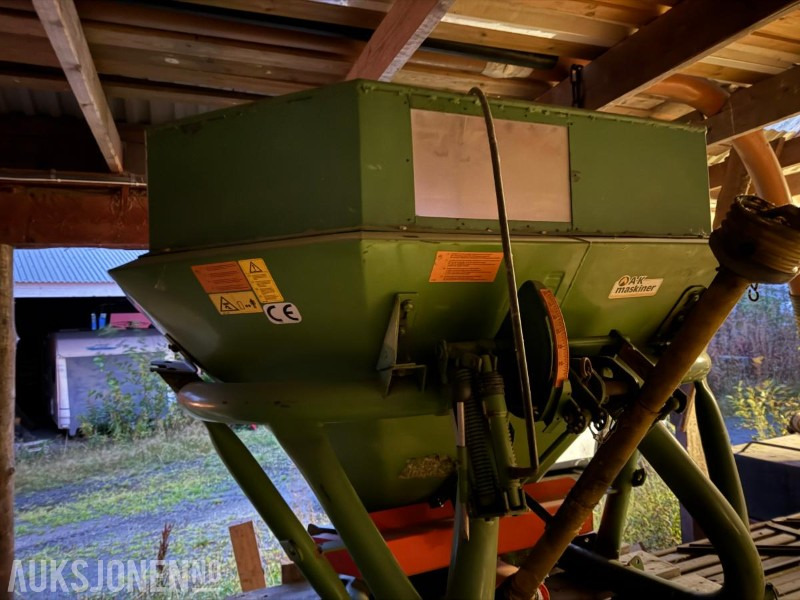 1900 Gjødselspreder m/aksling - Máquina agrícola: foto 3 1900 Gjødselspreder m/aksling - Máquina agrícola: foto 3