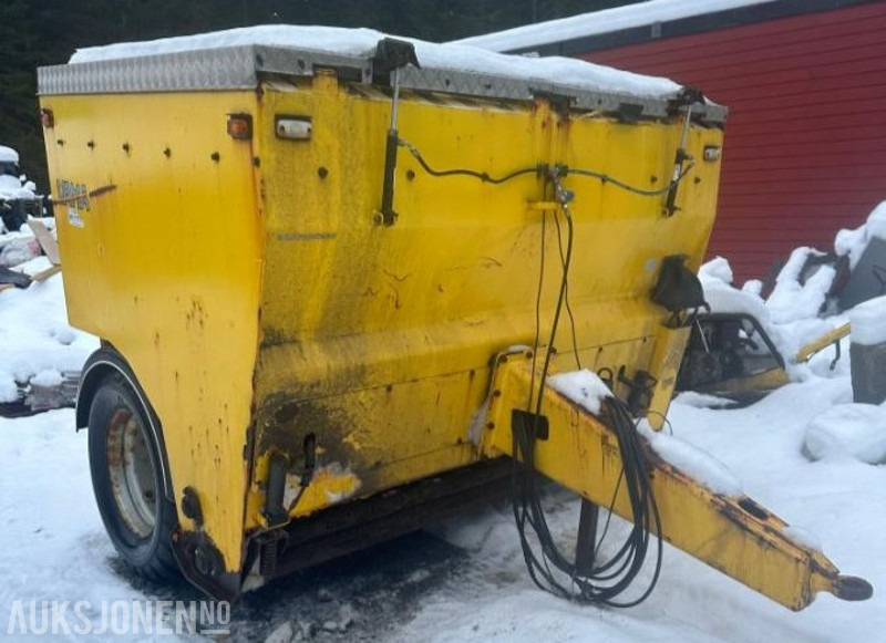 2010 Strøvogn / Sandstrøer - Vama TH 2500 - Máquina agrícola: foto 1 2010 Strøvogn / Sandstrøer - Vama TH 2500 - Máquina agrícola: foto 1