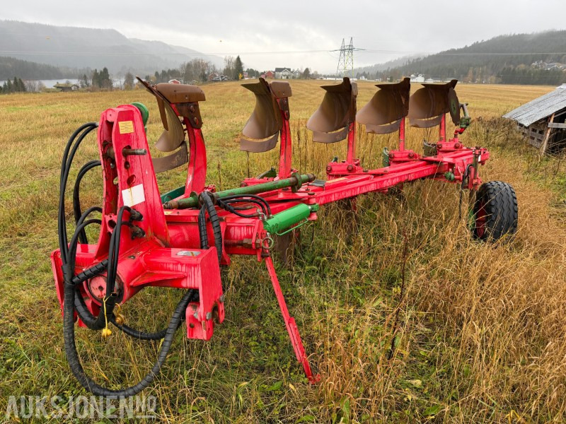 2010 UNIA vendeplog – 5 skjær, kraftig modell - Máquina agrícola: foto 2 2010 UNIA vendeplog – 5 skjær, kraftig modell - Máquina agrícola: foto 2