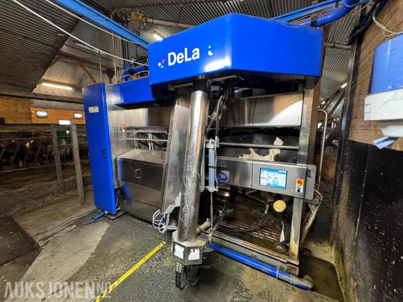 2013 DeLaval VMS melkerobot med 1 kraftfôrstasjon FSC40 - Høyre utgave - Steam - Innredning og grinder foran - Vakuumpumpe - Fortsatt i daglig drift - Máquina agrícola: foto 1 2013 DeLaval VMS melkerobot med 1 kraftfôrstasjon FSC40 - Høyre utgave - Steam - Innredning og grinder foran - Vakuumpumpe - Fortsatt i daglig drift - Máquina agrícola: foto 1