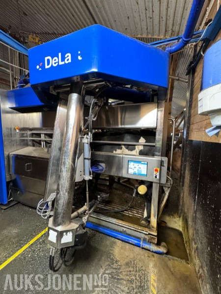 2013 DeLaval VMS melkerobot med 1 kraftfôrstasjon FSC40 - Høyre utgave - Steam - Innredning og grinder foran - Vakuumpumpe - Fortsatt i daglig drift - Máquina agrícola: foto 2 2013 DeLaval VMS melkerobot med 1 kraftfôrstasjon FSC40 - Høyre utgave - Steam - Innredning og grinder foran - Vakuumpumpe - Fortsatt i daglig drift - Máquina agrícola: foto 2