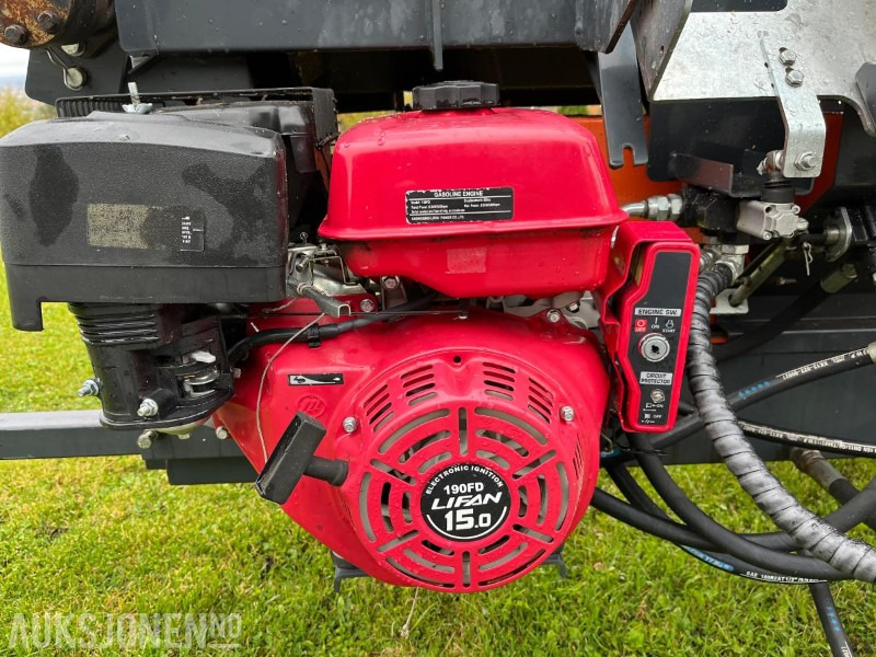 2015 Vedmaskin med bensinmotor - Máquina agrícola: foto 3 2015 Vedmaskin med bensinmotor - Máquina agrícola: foto 3