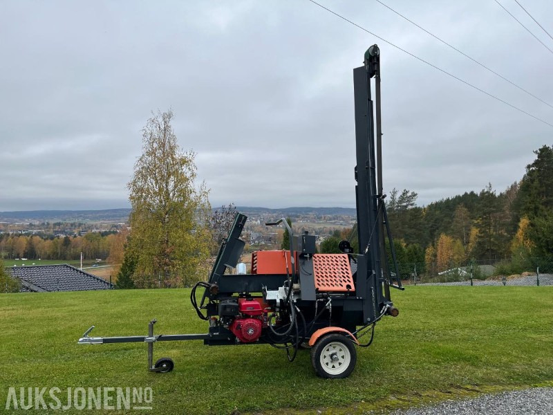 2015 Vedmaskin med bensinmotor - Máquina agrícola: foto 2 2015 Vedmaskin med bensinmotor - Máquina agrícola: foto 2