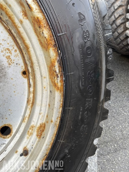 4 stk. Nokian TRI 2 – vinterhjul med felg (480/80R38 + 440/80R24) - Máquina agrícola: foto 3 4 stk. Nokian TRI 2 – vinterhjul med felg (480/80R38 + 440/80R24) - Máquina agrícola: foto 3