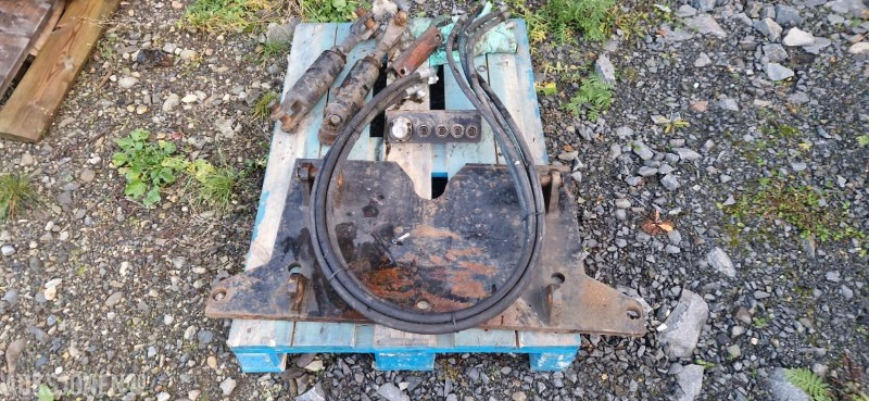 Brøyteplate fra Deutz med fester og slanger - Máquina agrícola: foto 2 Brøyteplate fra Deutz med fester og slanger - Máquina agrícola: foto 2