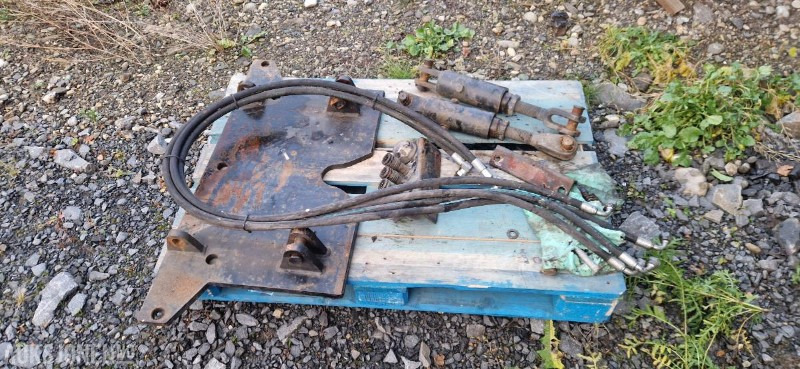 Brøyteplate fra Deutz med fester og slanger - Máquina agrícola: foto 1 Brøyteplate fra Deutz med fester og slanger - Máquina agrícola: foto 1