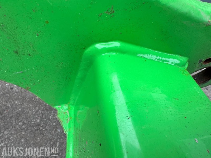 Lite brukt løftearm til Avant 630 - Máquina agrícola: foto 3 Lite brukt løftearm til Avant 630 - Máquina agrícola: foto 3