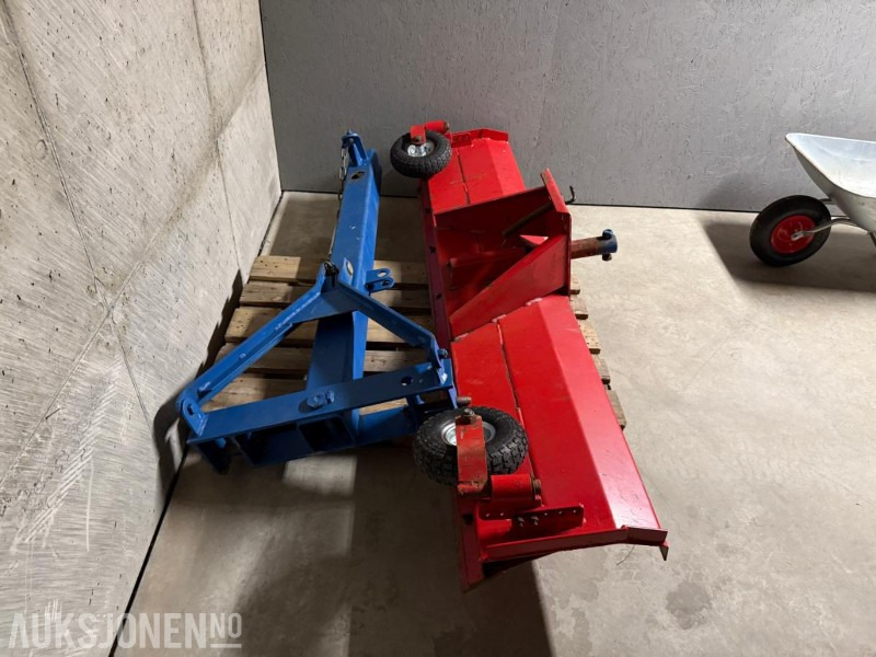 Planringsskjær 2m bredde til traktor - Máquina agrícola: foto 2 Planringsskjær 2m bredde til traktor - Máquina agrícola: foto 2