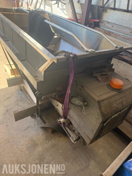 Saltspreder til bil - ingen minstepris - Máquina agrícola: foto 1 Saltspreder til bil - ingen minstepris - Máquina agrícola: foto 1
