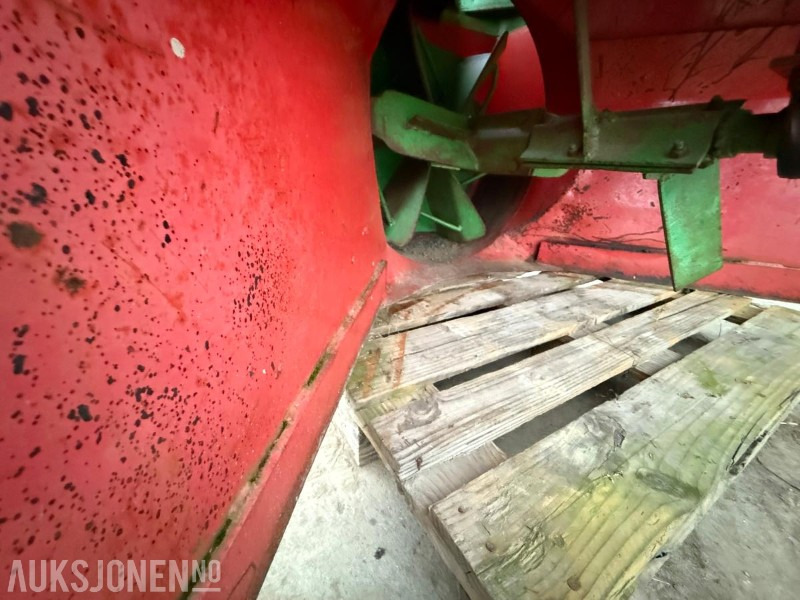 Snøfreser med 3-punktsfeste til traktor – hydraulisk utkaster - Máquina agrícola: foto 4 Snøfreser med 3-punktsfeste til traktor – hydraulisk utkaster - Máquina agrícola: foto 4