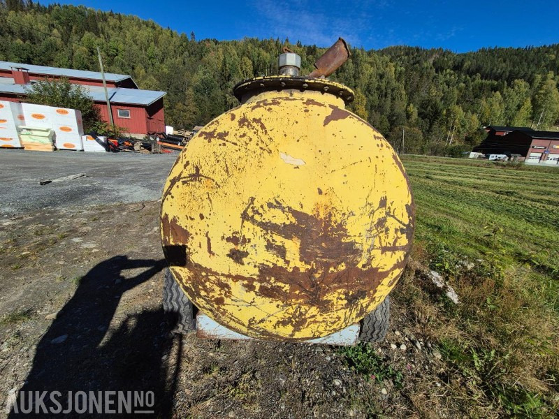 Mobil Dieseltank med hjulgang ca 1400 l - Equipamento de construção: foto 4 Mobil Dieseltank med hjulgang ca 1400 l - Equipamento de construção: foto 4