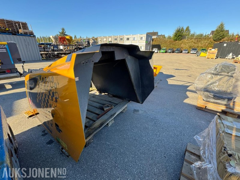 Moxy MT41 panser og side kasser med lokk. - Equipamento de construção: foto 3 Moxy MT41 panser og side kasser med lokk. - Equipamento de construção: foto 3