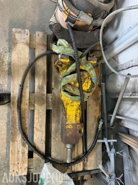Pigghammer til minigraver 2-4t / 2021 Atlas Copco SB 152 / Feste S40 - Martelo hidráulico de Mini escavadeira: foto 2 Pigghammer til minigraver 2-4t / 2021 Atlas Copco SB 152 / Feste S40 - Martelo hidráulico de Mini escavadeira: foto 2