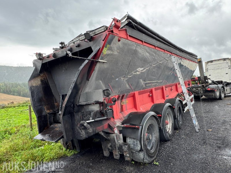1997 R-R-Trailer asfaltsemi med transportbånd - Reboque: foto 5 1997 R-R-Trailer asfaltsemi med transportbånd - Reboque: foto 5