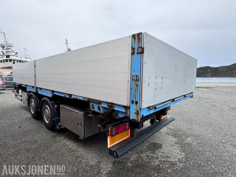 2002 Goebel & Sohn Containerchassi / Boggi kjerre med Køgel 745 Vekselflak med aluminiumskarmer - Reboque: foto 4 2002 Goebel & Sohn Containerchassi / Boggi kjerre med Køgel 745 Vekselflak med aluminiumskarmer - Reboque: foto 4