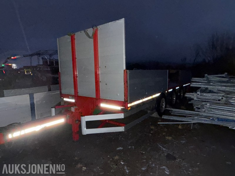 2005 Istrail Trippelkjerre - Planhenger med karmer - Reboque: foto 2 2005 Istrail Trippelkjerre - Planhenger med karmer - Reboque: foto 2