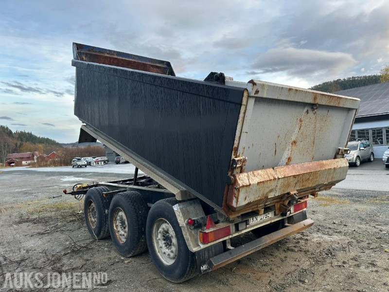 2005 Maur Bilpåbygg tippkjerre / trippelkjerre - Reboque: foto 4 2005 Maur Bilpåbygg tippkjerre / trippelkjerre - Reboque: foto 4