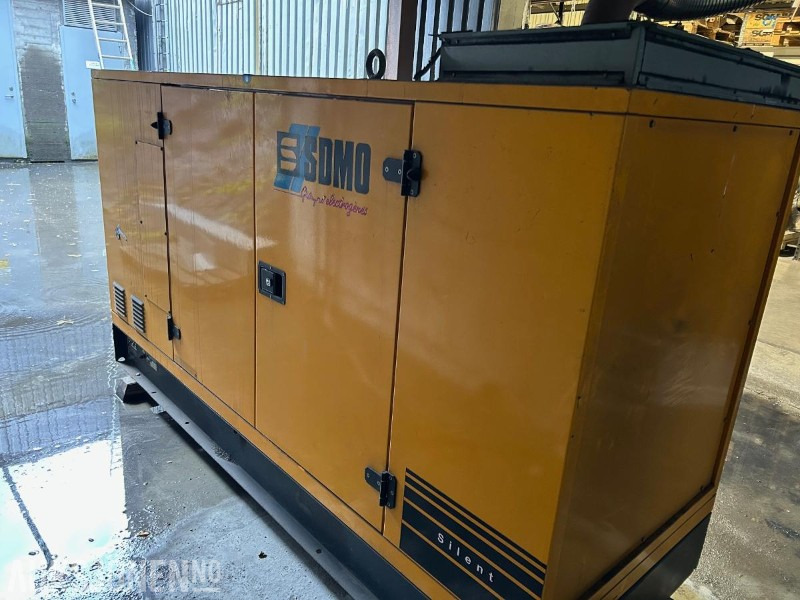 SDMO 80 kVa aggregat - Equipamento de construção: foto 1 SDMO 80 kVa aggregat - Equipamento de construção: foto 1