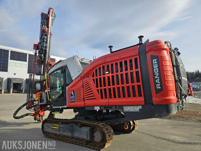Sandvik DX800I - Máquina de perfuração: foto 3 Sandvik DX800I - Máquina de perfuração: foto 3