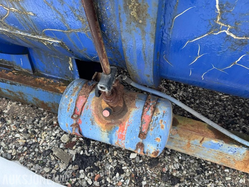 Locação de  Vanntank på krokramme Vanntank på krokramme: foto 7