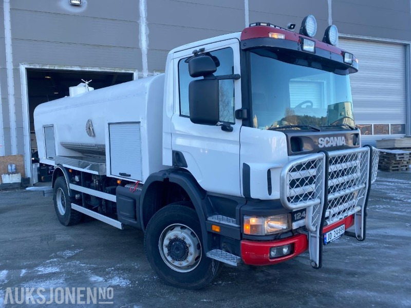 2000 Scania P-serie - Spylebil - Nyrestaurert - 4x4 - Veículo municipal/ Especial: foto 2 2000 Scania P-serie - Spylebil - Nyrestaurert - 4x4 - Veículo municipal/ Especial: foto 2