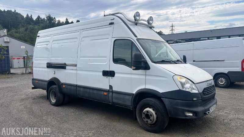 2013 IVECO DAILY 70C17 EEV 3,0 170 HK | DIESELVARMER | ARBEIDSLYS | HENGERFESTE 3500 KG - Veículo municipal/ Especial: foto 3 2013 IVECO DAILY 70C17 EEV 3,0 170 HK | DIESELVARMER | ARBEIDSLYS | HENGERFESTE 3500 KG - Veículo municipal/ Especial: foto 3