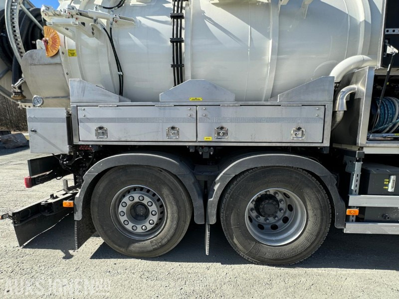Veículo municipal/ Especial 2024  VOLVO FMX500 - KOMPLETT VAKUUM/SPYLEBIL – NESTEN NY - 1154 KM: foto 18