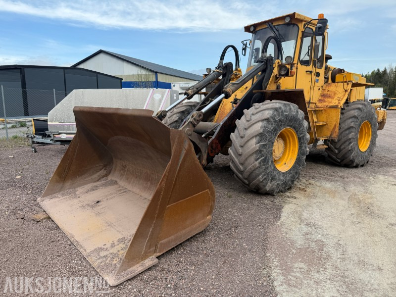 Volvo L120 Hjullaster - 4x4 - Gjerstad 2900L skuff - Nylig byttet dekk - Vekt montert - Carregadeira de rodas: foto 2 Volvo L120 Hjullaster - 4x4 - Gjerstad 2900L skuff - Nylig byttet dekk - Vekt montert - Carregadeira de rodas: foto 2