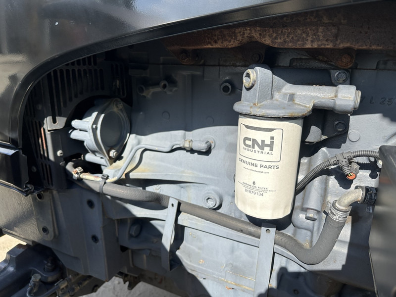 Trator New Holland TS 90: foto 19