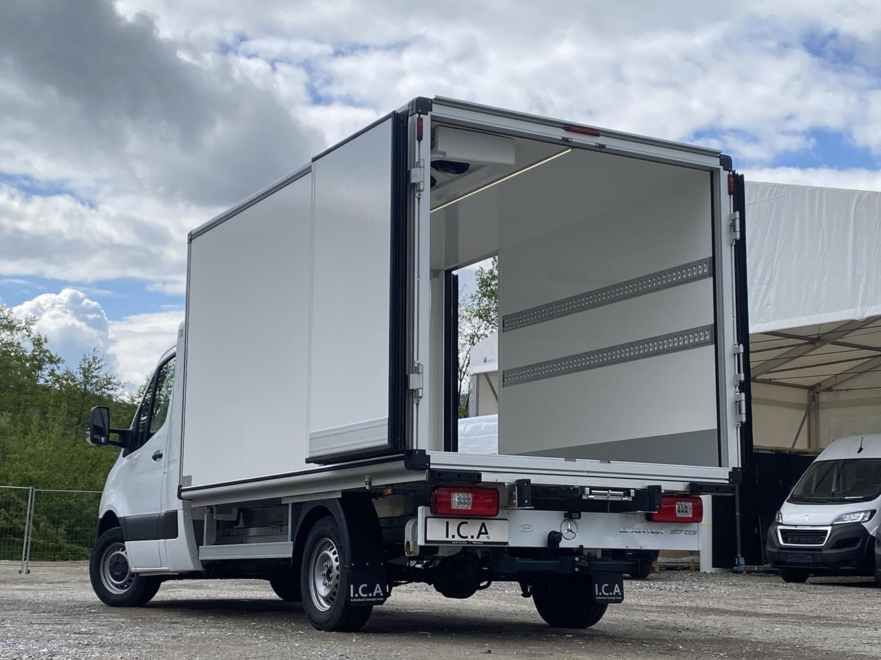 MERCEDES BENZ SPRINTER 317 CDI | DOPPELREGIME TIEFKÜHLKOFFER + BACKSLEEPER - Carrinha frigorífica: foto 2 MERCEDES BENZ SPRINTER 317 CDI | DOPPELREGIME TIEFKÜHLKOFFER + BACKSLEEPER - Carrinha frigorífica: foto 2