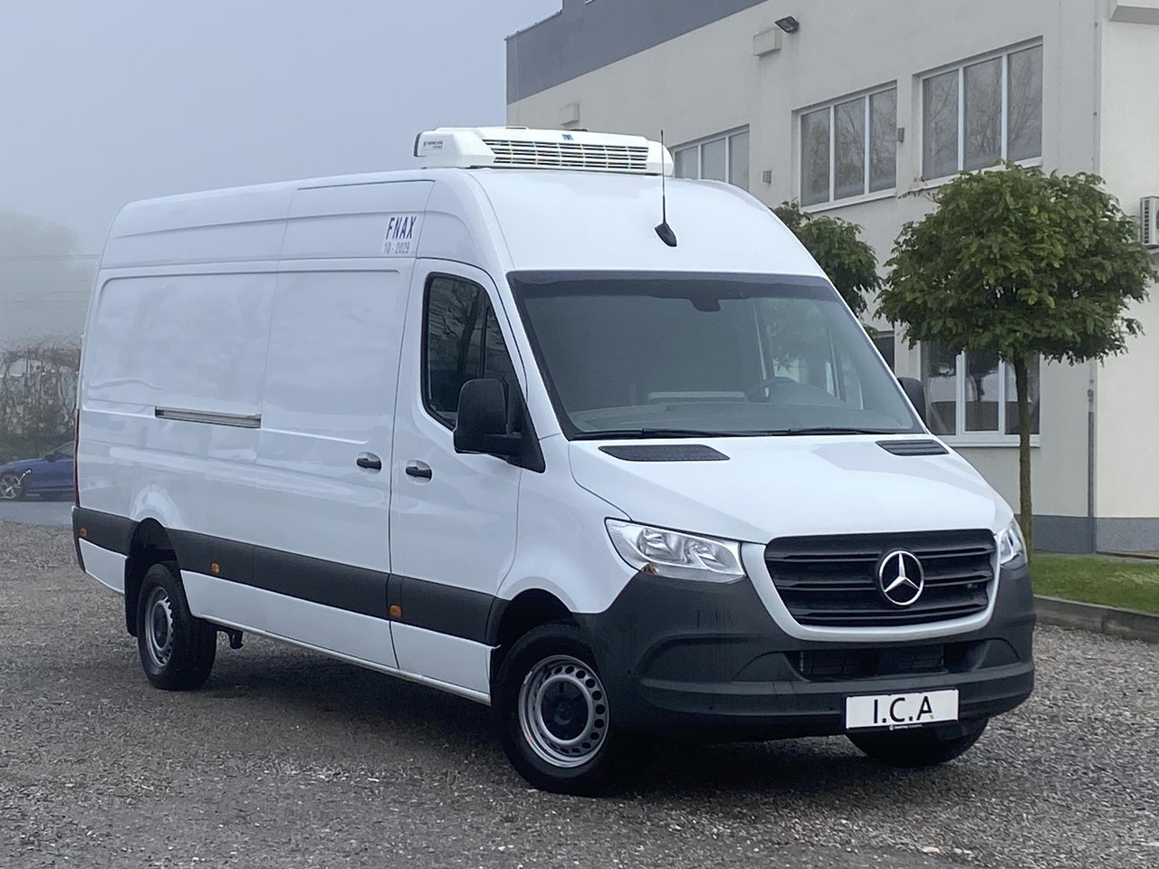 MERCEDES-BENZ SPRINTER 317 CDI L4H3 170PS AUTOMATIK FRISCHDIENST + KONVEKTA FK 3022 12-220V - Carrinha frigorífica: foto 3 MERCEDES-BENZ SPRINTER 317 CDI L4H3 170PS AUTOMATIK FRISCHDIENST + KONVEKTA FK 3022 12-220V - Carrinha frigorífica: foto 3