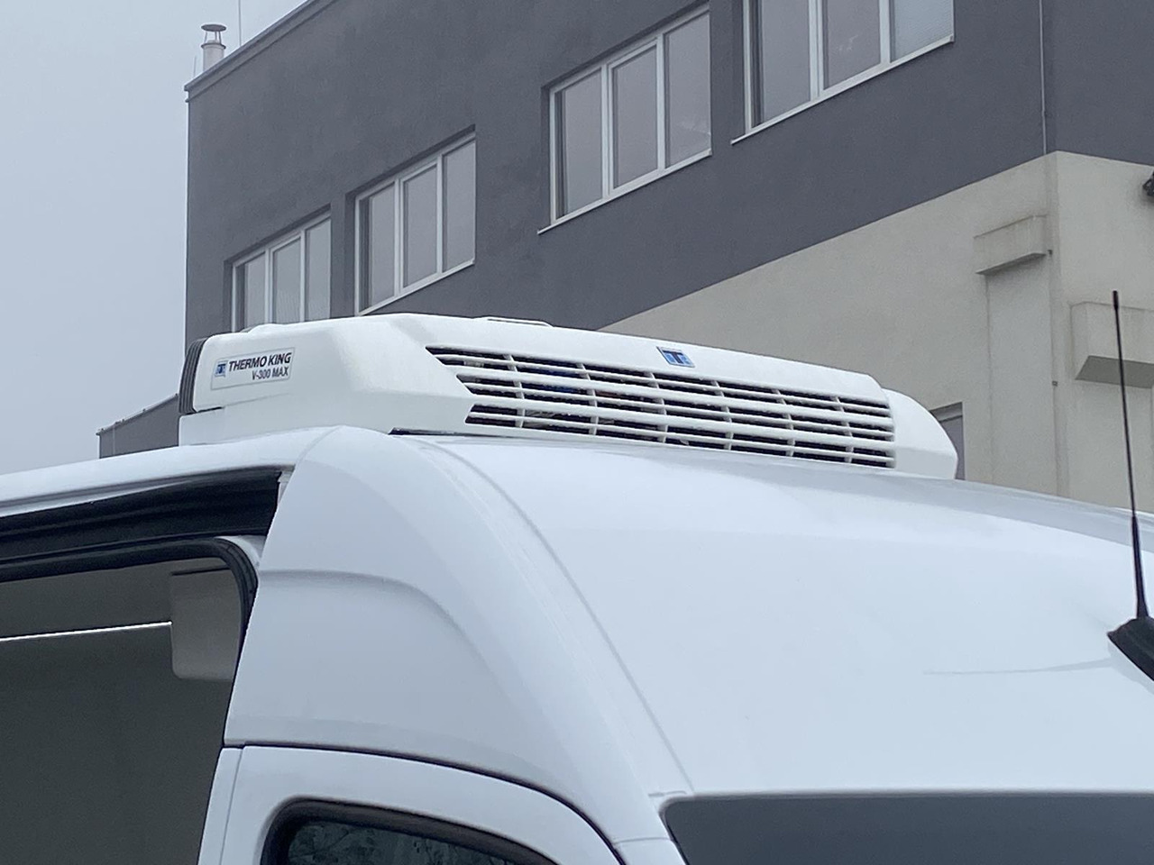 MERCEDES-BENZ SPRINTER 317 CDI L4H3 170PS AUTOMATIK FRISCHDIENST + KONVEKTA FK 3022 12-220V - Carrinha frigorífica: foto 5 MERCEDES-BENZ SPRINTER 317 CDI L4H3 170PS AUTOMATIK FRISCHDIENST + KONVEKTA FK 3022 12-220V - Carrinha frigorífica: foto 5