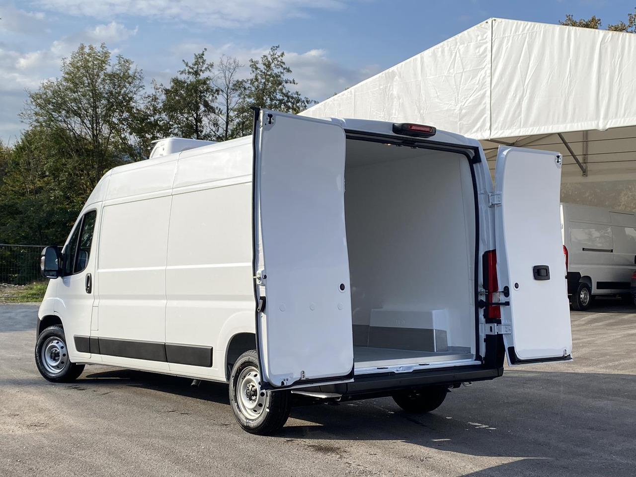 PEUGEOT BOXER L3H2 180PS CONFORT 335 / FRISCHDIENST BIS 0 + XARIOS 300 12-230V - Carrinha frigorífica: foto 5 PEUGEOT BOXER L3H2 180PS CONFORT 335 / FRISCHDIENST BIS 0 + XARIOS 300 12-230V - Carrinha frigorífica: foto 5