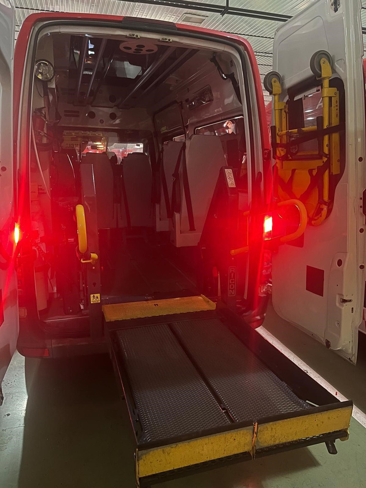 MERCEDES BENZ AMBULANCE FOR REDUCED MOBILITY PERSONS Sprinter 313 CDI(15 units) - Ambulância: foto 5 MERCEDES BENZ AMBULANCE FOR REDUCED MOBILITY PERSONS Sprinter 313 CDI(15 units) - Ambulância: foto 5