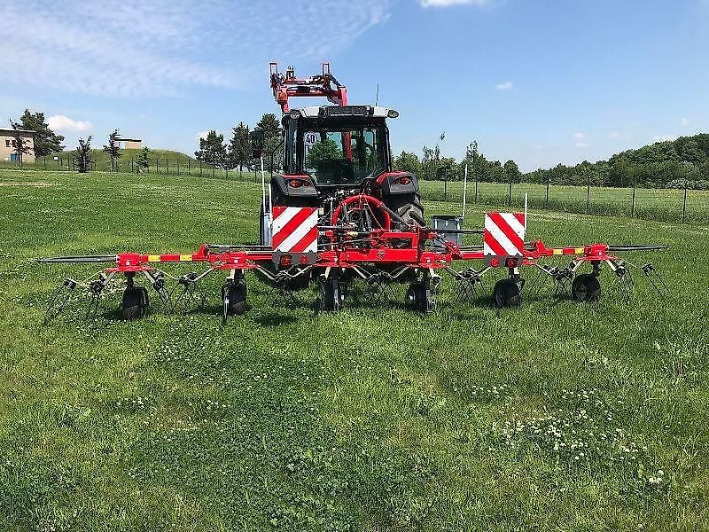 Massey Ferguson MF TD 676 DN / FELLA SANOS 6606 DN - Ancinho enleirador: foto 4 Massey Ferguson MF TD 676 DN / FELLA SANOS 6606 DN - Ancinho enleirador: foto 4