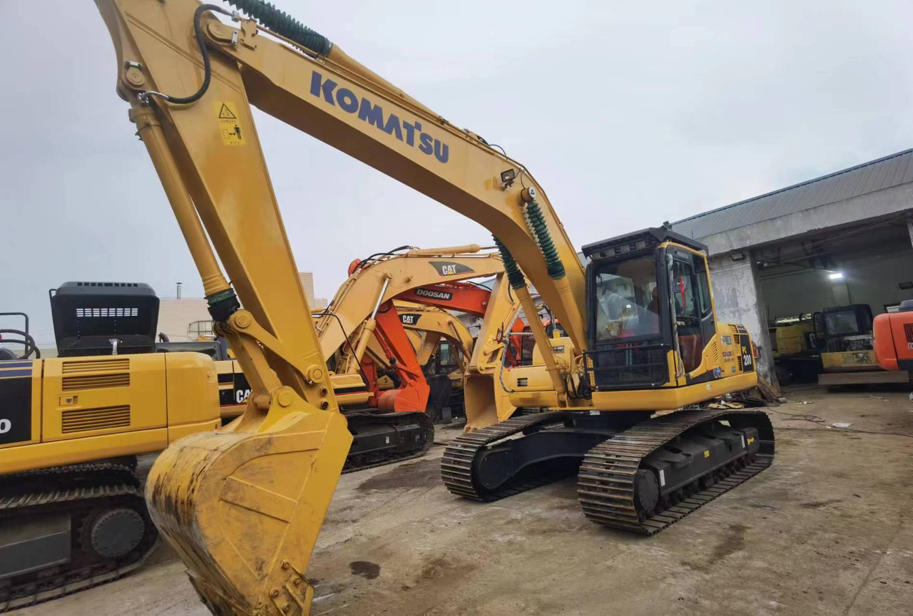 Komatsu PC200 PC210 PC220 Used Excavator in Excellent Work Condition - Escavadora de rastos: foto 3 Komatsu PC200 PC210 PC220 Used Excavator in Excellent Work Condition - Escavadora de rastos: foto 3