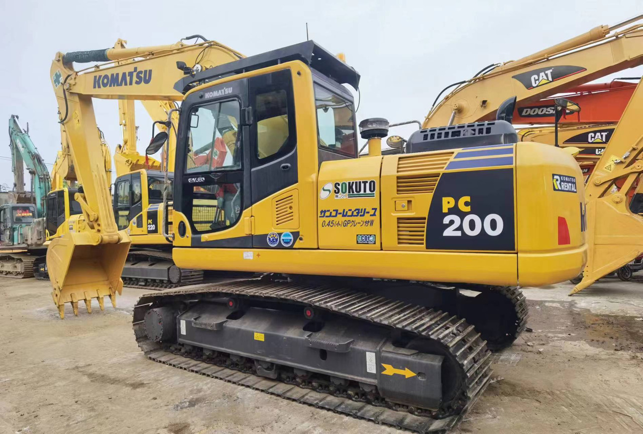 Komatsu PC200 PC210 PC220 Used Excavator in Excellent Work Condition - Escavadora de rastos: foto 1 Komatsu PC200 PC210 PC220 Used Excavator in Excellent Work Condition - Escavadora de rastos: foto 1